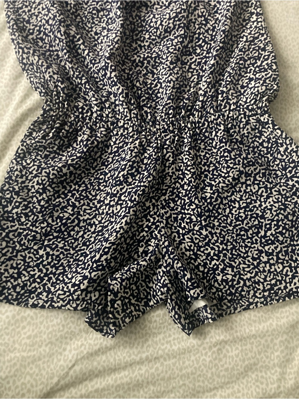 Joie silk White/ Navy  Printed Jumper Romper Adjustable Straps, mini shorts XS - Picture 5 of 10